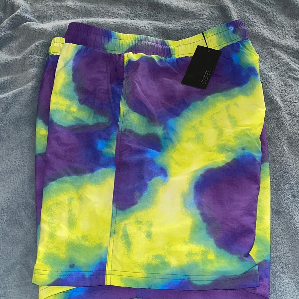 Men’s swim trunks